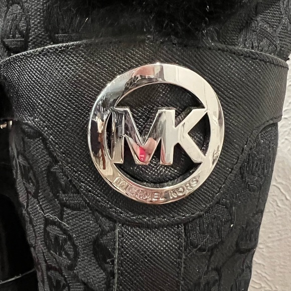 Michael Kors Snow/Rain Boot - Picture 9 of 9